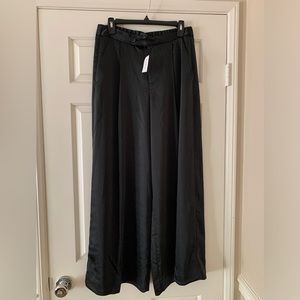 Wide leg satin pant.